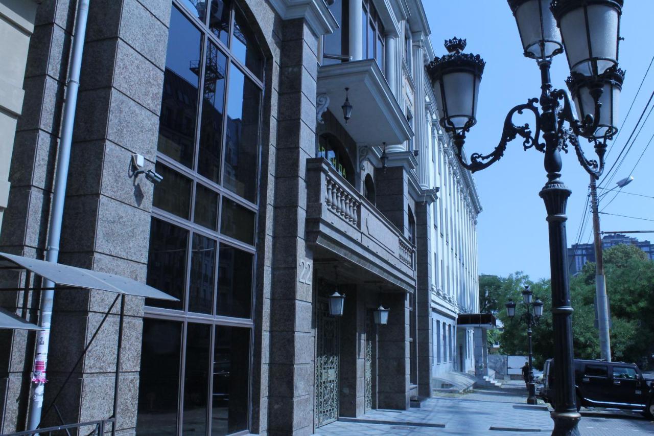 Apartment - Heart Of Odessa Extérieur photo